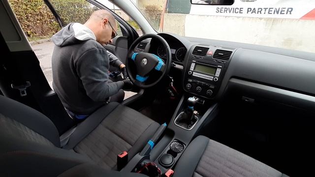 Volkswagen Golf Mk5 - Leather Steering Wheel - Paint Restored смотреть онлайн