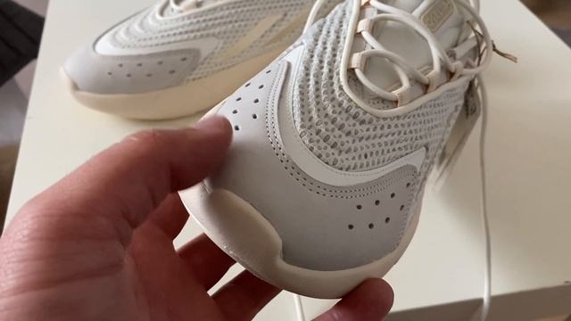 Adidas Ozelia - лучшие дизайнерские кроссовки 2022 года! смотреть онлайн