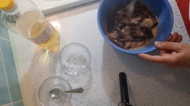 Говяжья печень в крахмальном кляре, быстро и вкусно смотреть онлайн