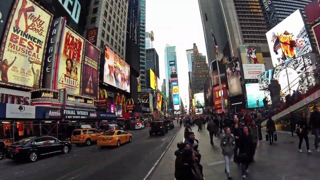 Times Square Rotating Time-lapse смотреть онлайн