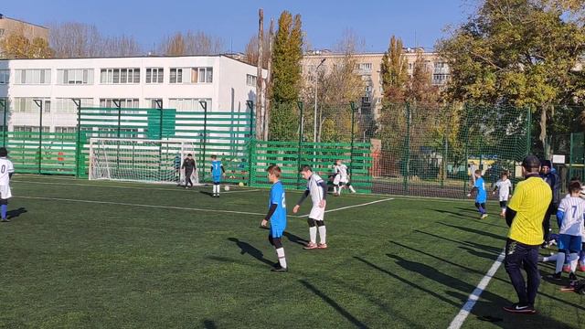 ДЮСШ-11(Таирово) - ДЮСШ(9 гимназия), 1 тайм(0-1), 8+1, общий счет 3-1. Матч за 3 место, 13-11-2022 смотреть онлайн