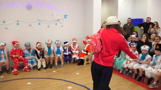 Новый Год 2020 утренник со сценарием (СЦЕНАРИЙ+МУЗЫКА скачай в описании?) смотреть онлайн