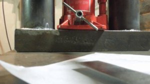 Пресс для замятия окончания профтрубы для подписчика.