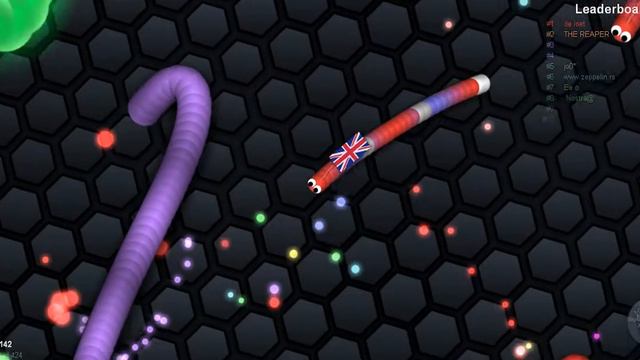 играем в slither.io (они читеры) смотреть онлайн