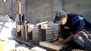 Простой уличный мангал из кирпича своими руками