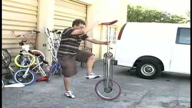 How To Ride A Unicycle : How To Mount A Chain Driven Unicycle