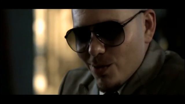 Hotel Room Service but Pitbull is Persistent смотреть онлайн