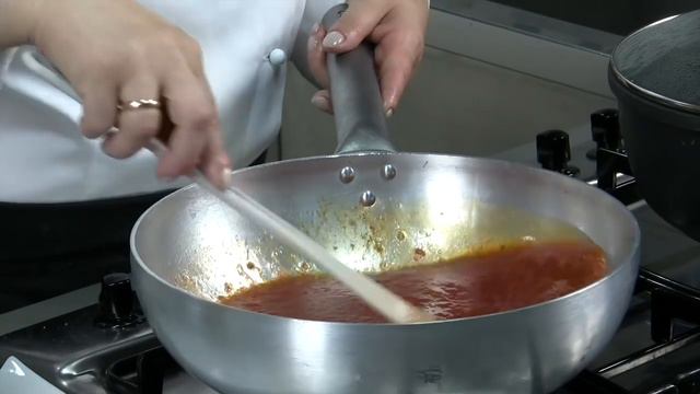 Ravioli ripieni di carne – Primi facili (meat ravioli) смотреть онлайн