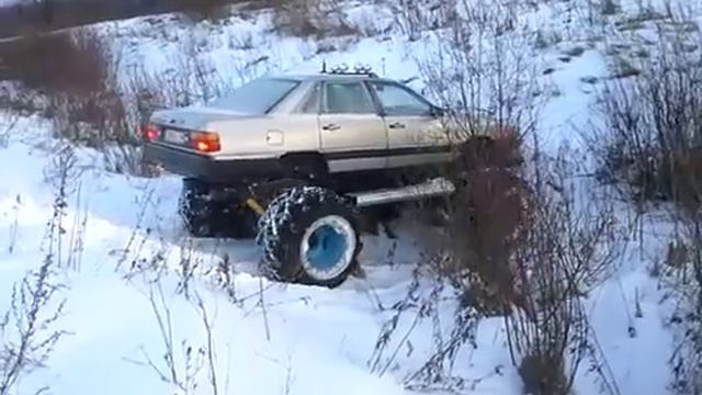 АУДИ 100 ПО СНЕГУ, АУДИ МОНСТР, ПО ОВРАГАМ ПО КАНАВАМ, смотреть онлайн