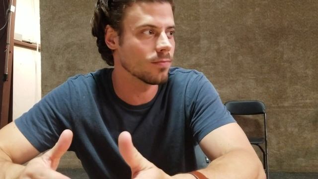 Francois Arnaud Interview on set of 'Midnight, Texas' смотреть онлайн
