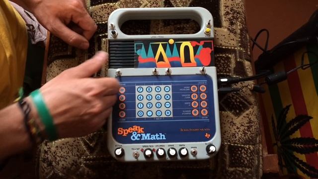 Speak & Math Circuit-bending with LFO смотреть онлайн