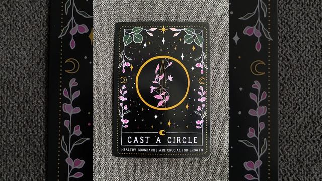 Moon Witch Oracle - an oracle deck flip thru смотреть онлайн