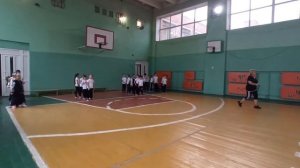 Урок физической культуры в 1 классе