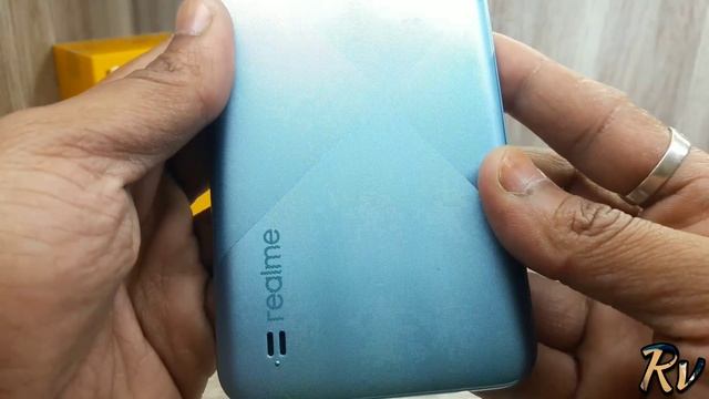 Realme C21 Unboxing - Should You Buy it ? смотреть онлайн