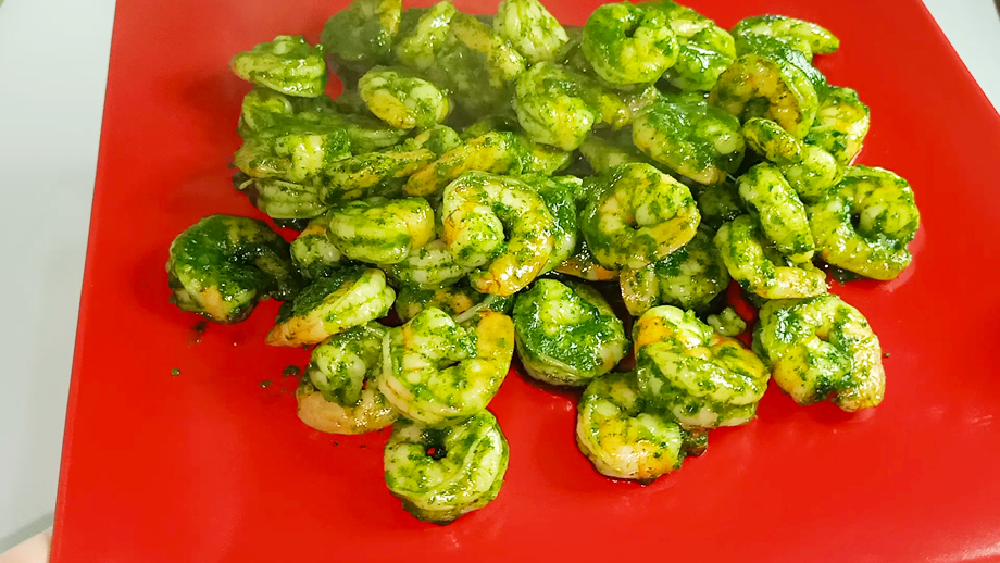 Вкуснейшие креветки в шпинате