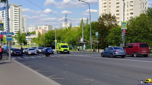 [SIREN WAIL] Ford Transit ALS unit responding смотреть онлайн