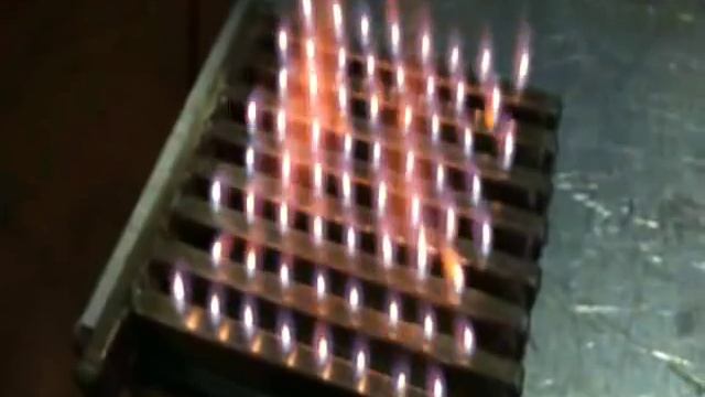 Подача гремучего газа с углеводородами. Общий диаметр сопел 64 мм. смотреть онлайн