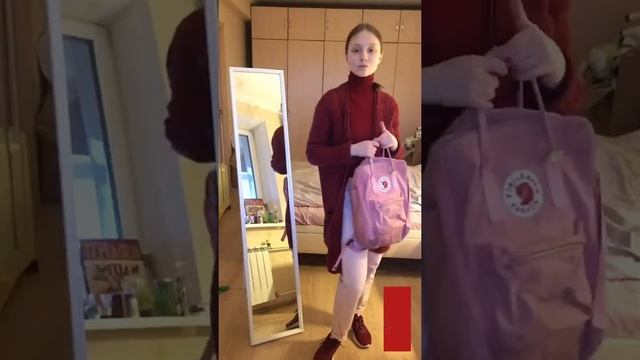 Екатерина Старшова позирует перед зеркалом смотреть онлайн