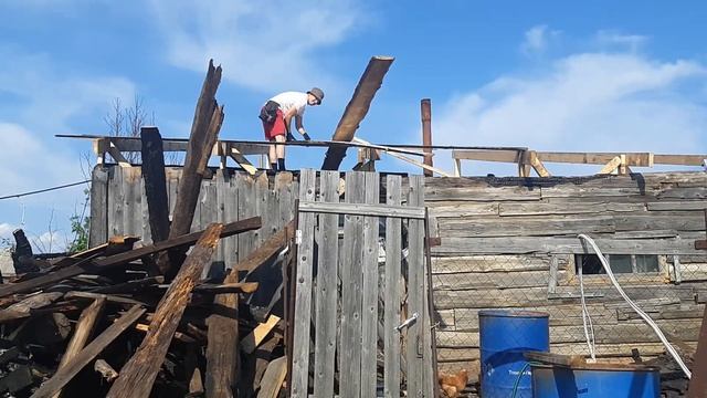 Строю односкатную крышу. Делаю обрешетку. смотреть онлайн
