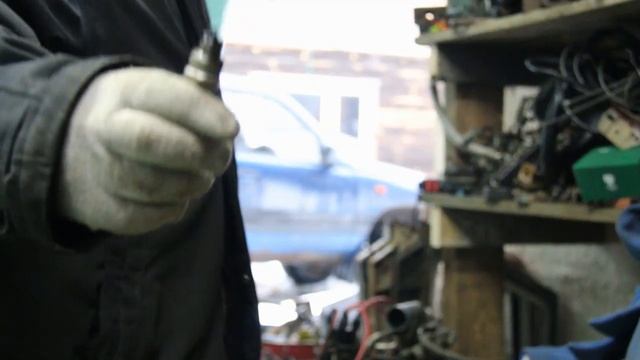 Запуск ДВС ЛУАЗ после 6 месяцев простоя. Замер компрессии на холодную. смотреть онлайн