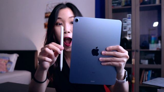 2020 iPad Air 4 – UNBOXING AND ACCESSORIES! смотреть онлайн