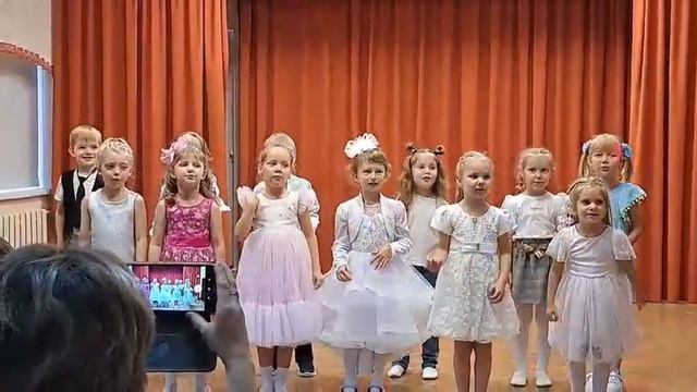 Поздравляем бабушек и дедушек ❤️❤️ смотреть онлайн