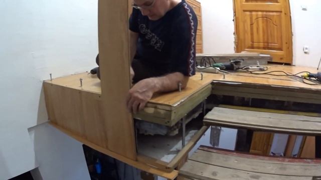 Стройка продолжается, зашиваем торцы ламинатом! Sew the beginning of the floor with laminate смотреть онлайн