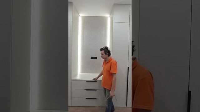 шкаф в спальне с подсветкой ЖК Пик смотреть онлайн