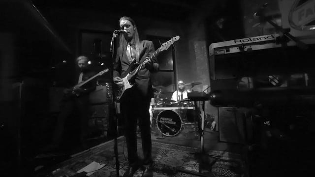 PEOPLE WATCHING "I LOOK AROUND" смотреть онлайн