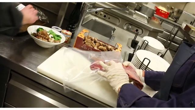 Mein bestesStück - Bavette vom TeGyu-Rind in Kuffler`s Spatenhaus смотреть онлайн