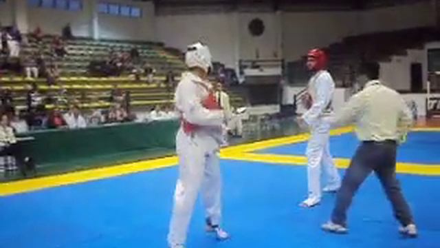 Lucas Dutra lutando 2(capacete branco) смотреть онлайн