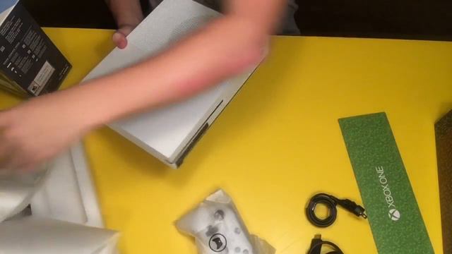 Xbox One S Minecraft Bundle Unboxing смотреть онлайн