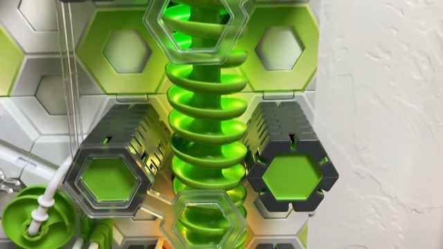 Marbles Go Down Wall - Pachinko Pt 2 смотреть онлайн