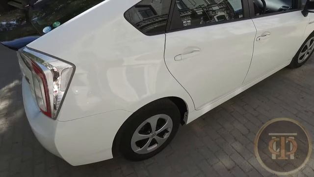 Toyota Prius 2014. Комплектация S