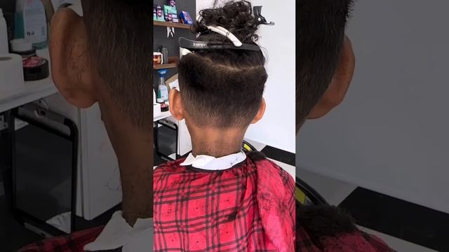 Children haircuts tutorial #tutorial #learning #school #kidshairstyle #boys #childrens #hairsalon смотреть онлайн