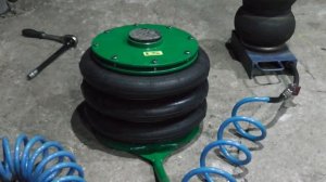 Пневмодомкрат