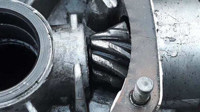 Причина по которой провернуло задний редуктор Урала на лесной дороге смотреть онлайн