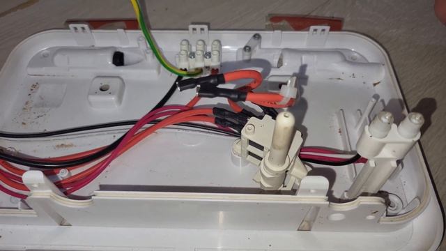 Водонагреватель не греет воду. Принцип работы и общее устройство проточного водонагревателя смотреть онлайн