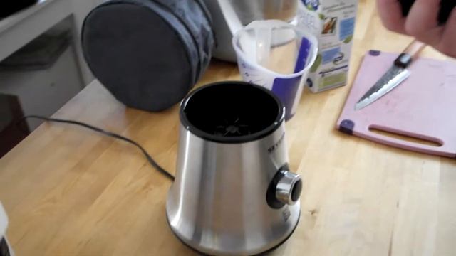 Erdbeer-Bananen-Mandelmilch-Smoothie mit dem Severin Multimixer + Smoothie Mix & Go SM 3737 смотреть онлайн