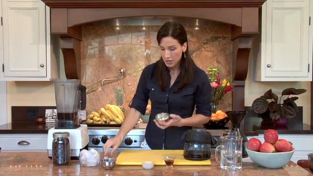 How to Make a Raw Coffee Frappe! | Diana Stobo смотреть онлайн