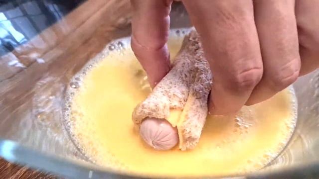 САМЫЕ ВКУСНЫЕ И БЫСТРЫЕ СОСИСКИ В ТЕСТЕ НА СКОВОРОДЕ смотреть онлайн