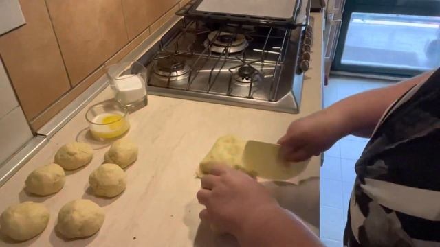 Плюшки с сахаром, как в детстве: просто и ароматно смотреть онлайн