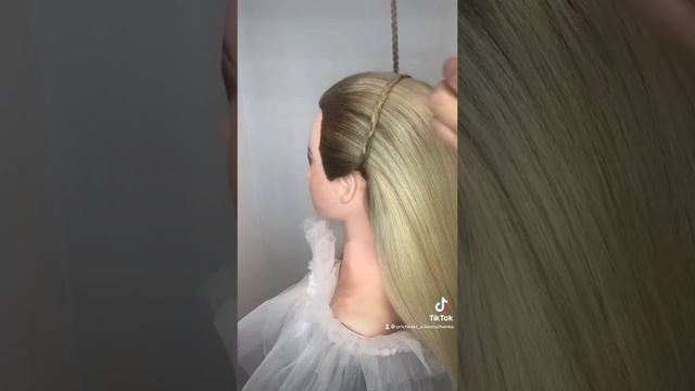 Украшаем распущенные волосы смотреть онлайн