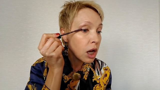 МАКИЯЖ С НОВИНКАМИ от Мэри Кэй: помада БРЫЗГИ ШАМПАНСКОГО, фиолетовая подводка, тени. смотреть онлайн