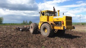 Кировец К 701 33 года служит верой и правдой