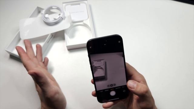 Apple iPhone 15. Распаковка и первый взгляд. смотреть онлайн