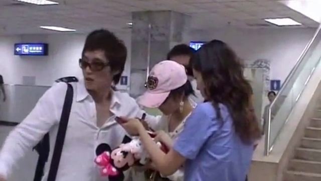Bae Seul Ki at Tianjin airport смотреть онлайн