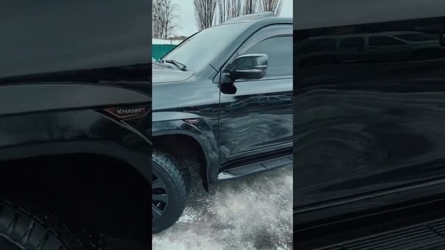 Новый TOYOTA Land Cruiser смотреть онлайн