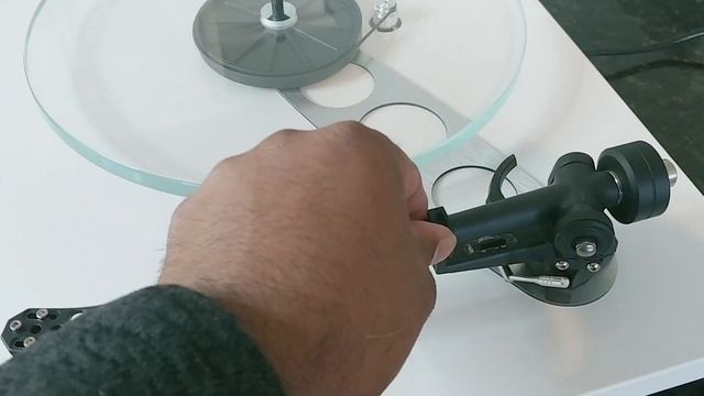 The new Rega Planar 3 tonearm setup (RB330) - so EASY смотреть онлайн