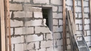 Как сделать проем в стене из газобетона?!